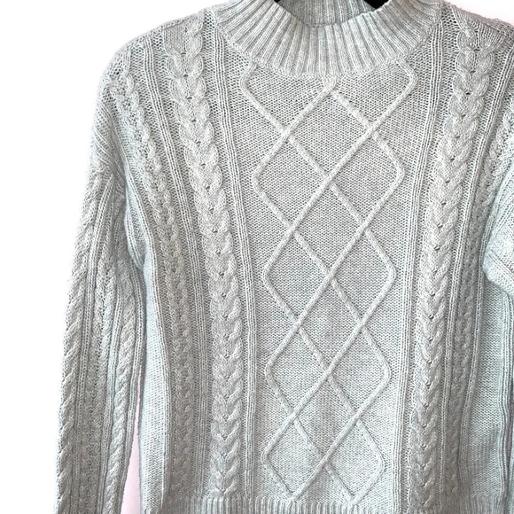 Old Navy Light Gray Mock Neck Cable Knit Pullover Sweater Small Women’s - Picture 4 of 11